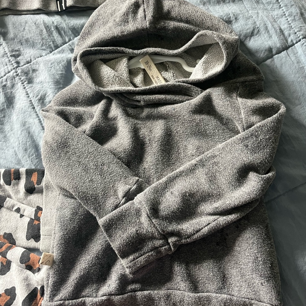 18/24 Childhoods clothing hoodie